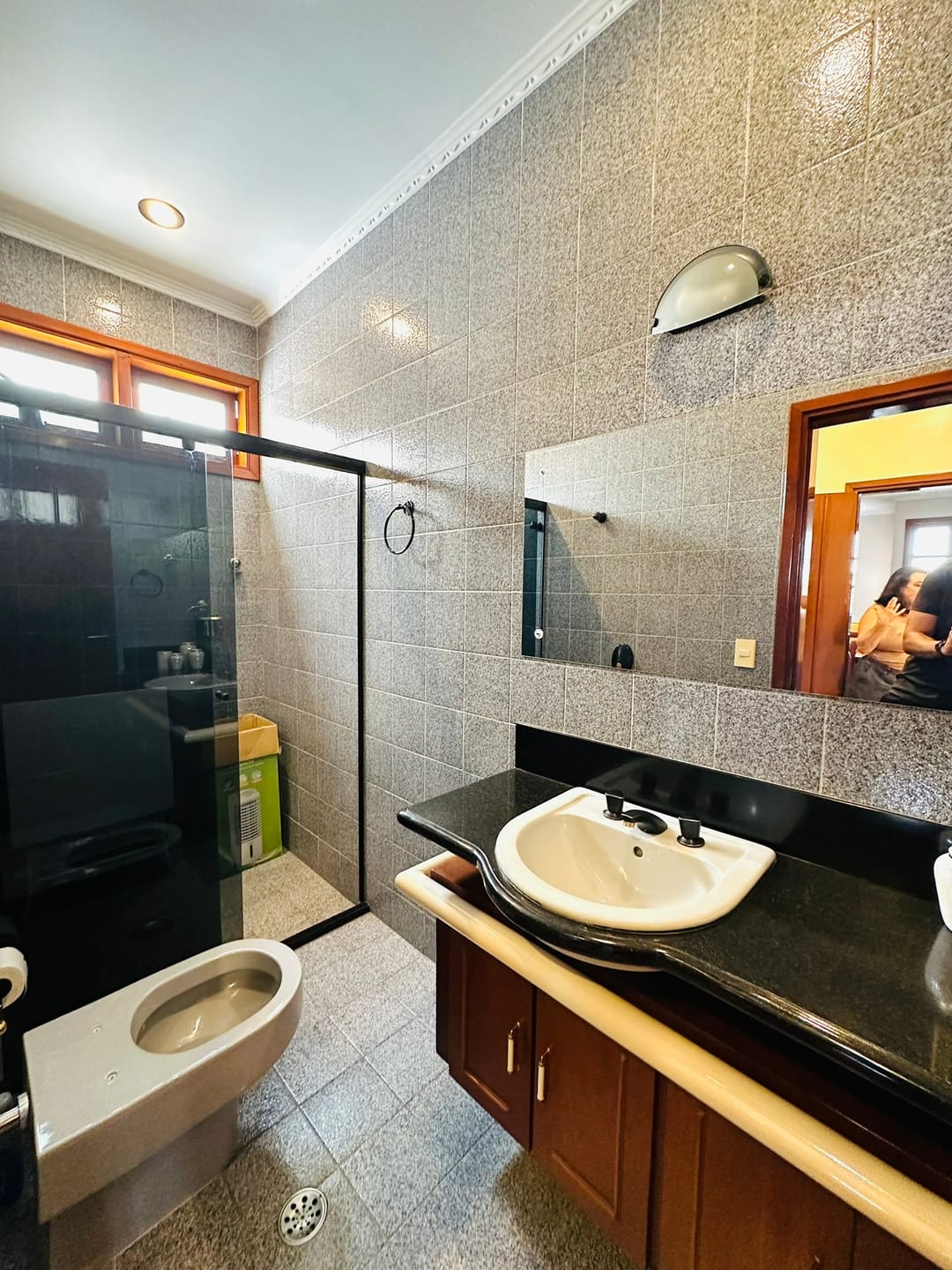 Imagens do imóveis CASA COM 3 SUÍTES E PISCINA À VENDA JARDIM ÁUREA MOGI MIRIM, SP