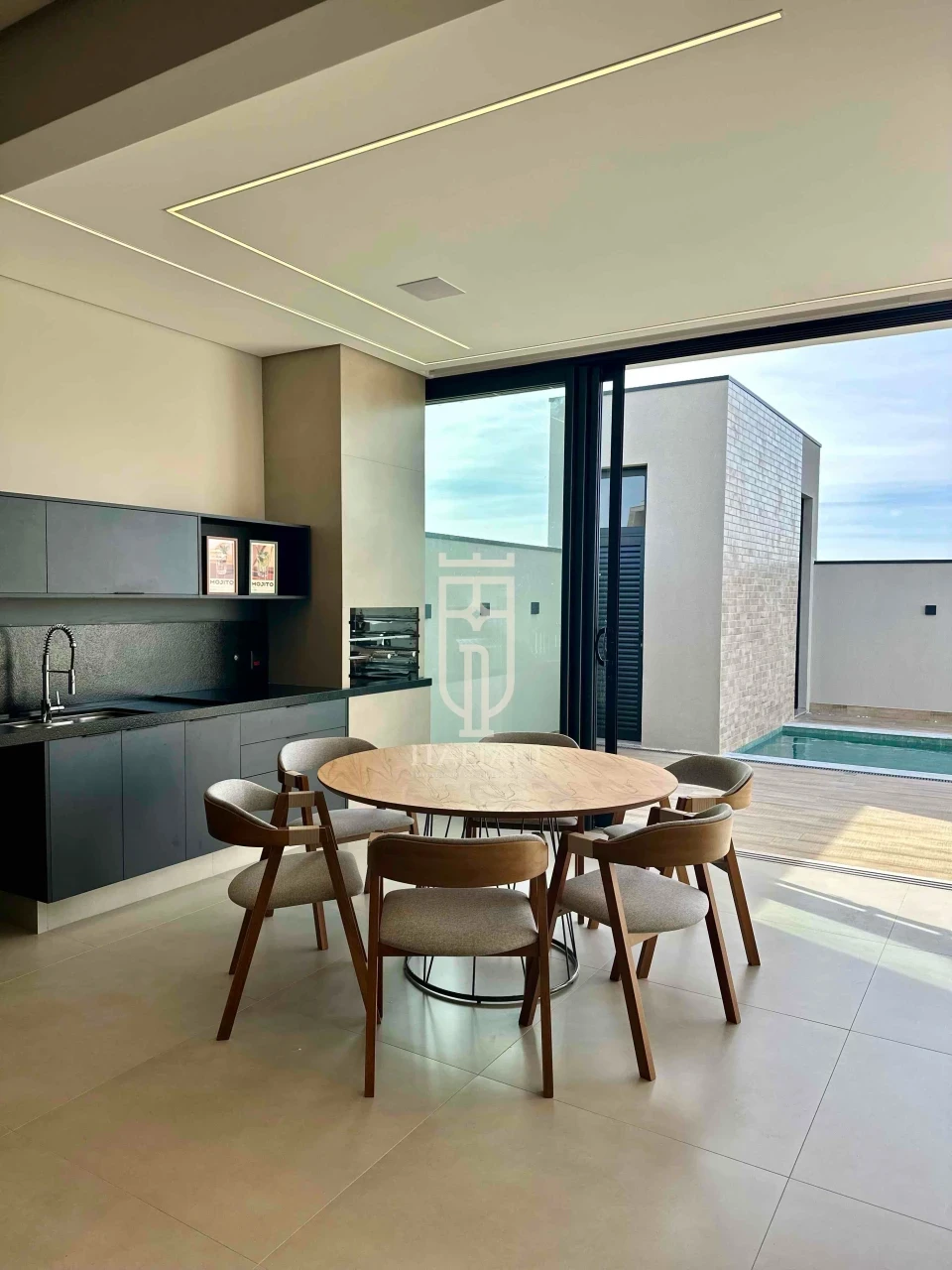 Imagens do imóveis Casa em condomínio com piscina e 3 suítes à Venda, Flor D’Aldeia, Mogi Mirim, SP