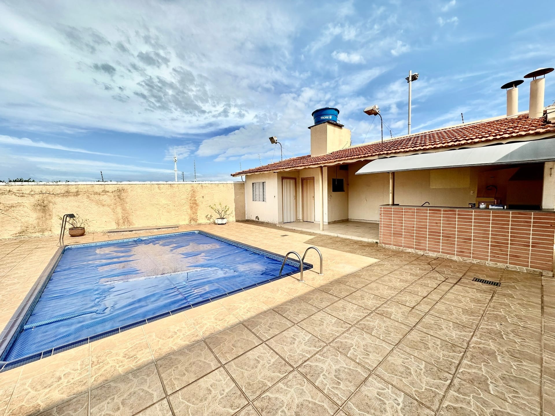 Imagens do imóveis Casa terrea com 3 três suítes piscina e área de lazer à venda, bairro Saúde, próximo ao fórum Mogi Mirim, SP