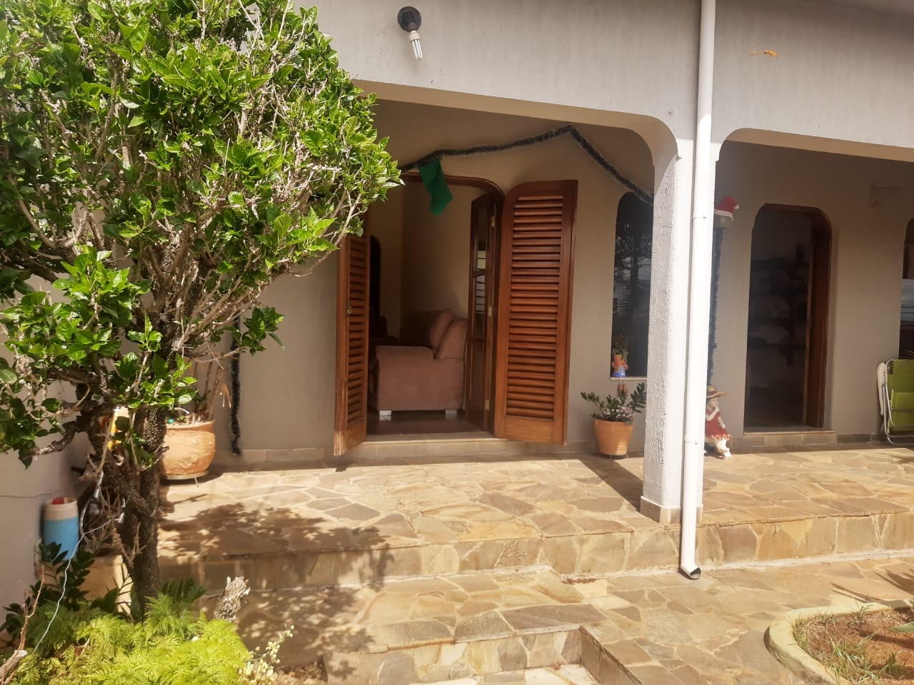 Imagens do imóveis Casa de esquina com edícula, reformada, Jardim Vila Melo, Bairro Santa Cruz,  Mogi Mirim, SP