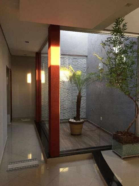 Imagens do imóveis Casa Térrea com 3 quartos e churrasqueira e 2 vagas cobertas em Ótima Localização no Residencial do Bosque, Mogi Mirim, SP