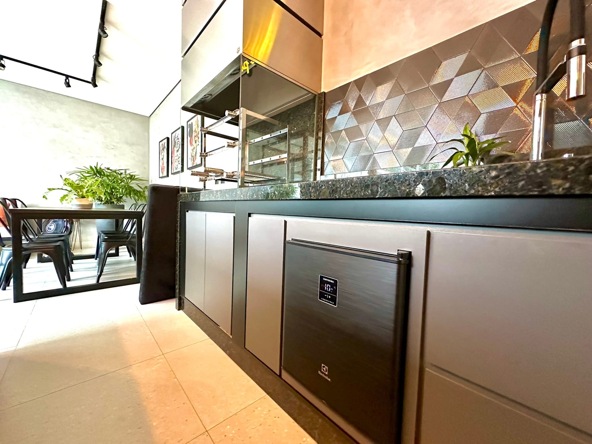 Imagens do imóveis Casa Térrea com Área Gourmet Próxima ao Shopping no Condomínio Residencial Villagio Santa Cruz em Mogi Mirim, SP