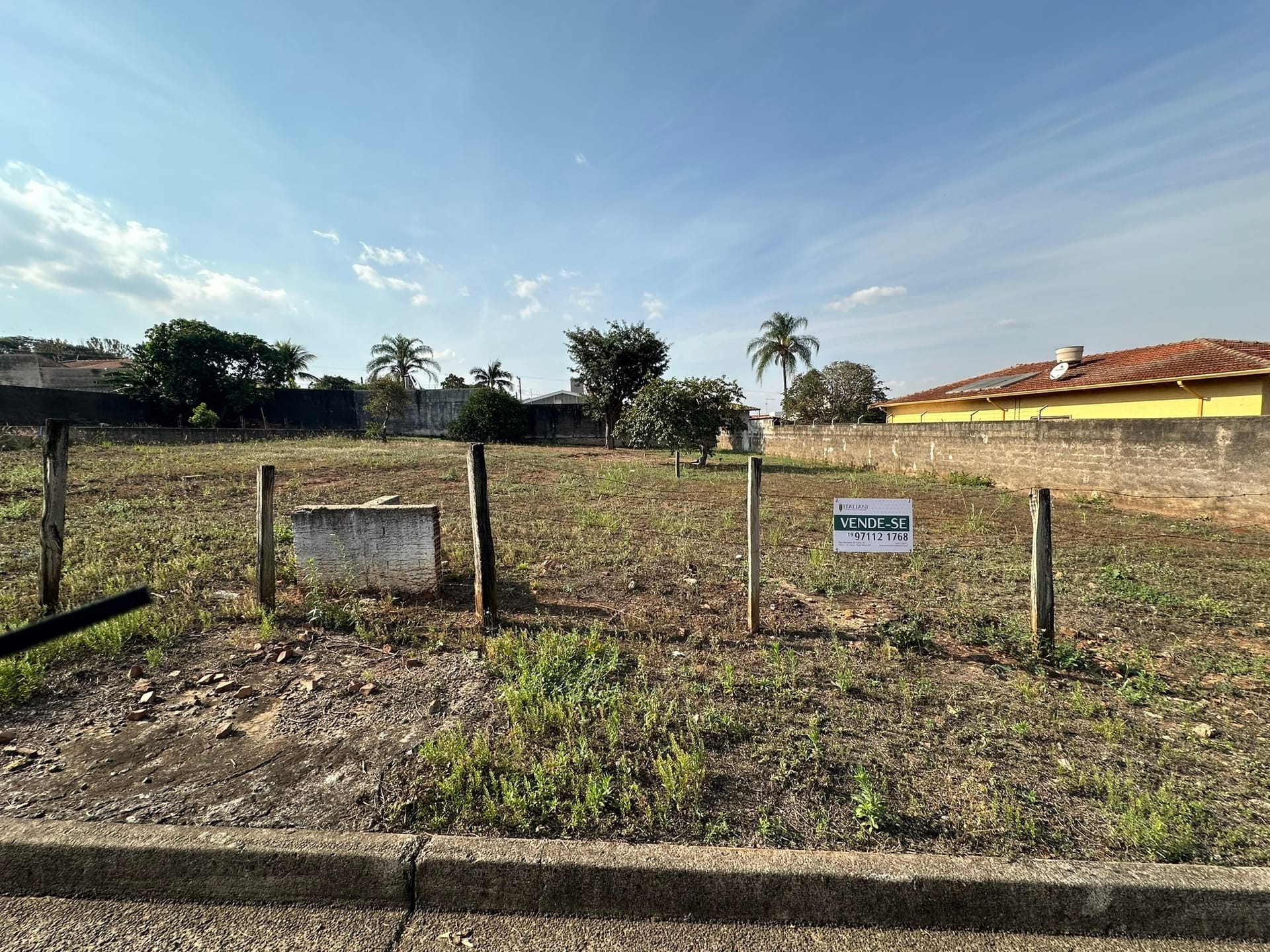 Imagens do imóveis Terreno Lote à venda com 600 m² e 14 metros de frente no Bairro Jardim Longatto em Mogi Mirim, SP
