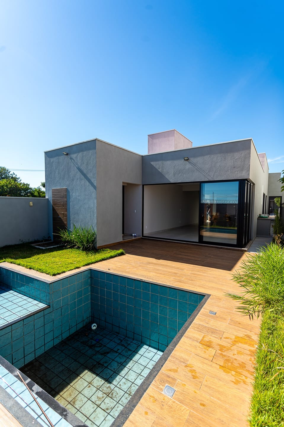 Imagens do imóveis Casa Térrea com 3 Suítes e piscina em Condomínio, Condomínio Alvorada Mogi Mirim SP