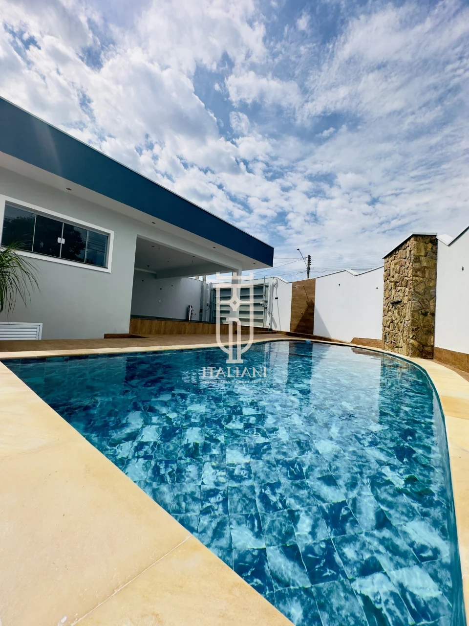 Imagens do imóveis Casa sobrado com piscina Jardim Santa Ana em Mogi Mirim