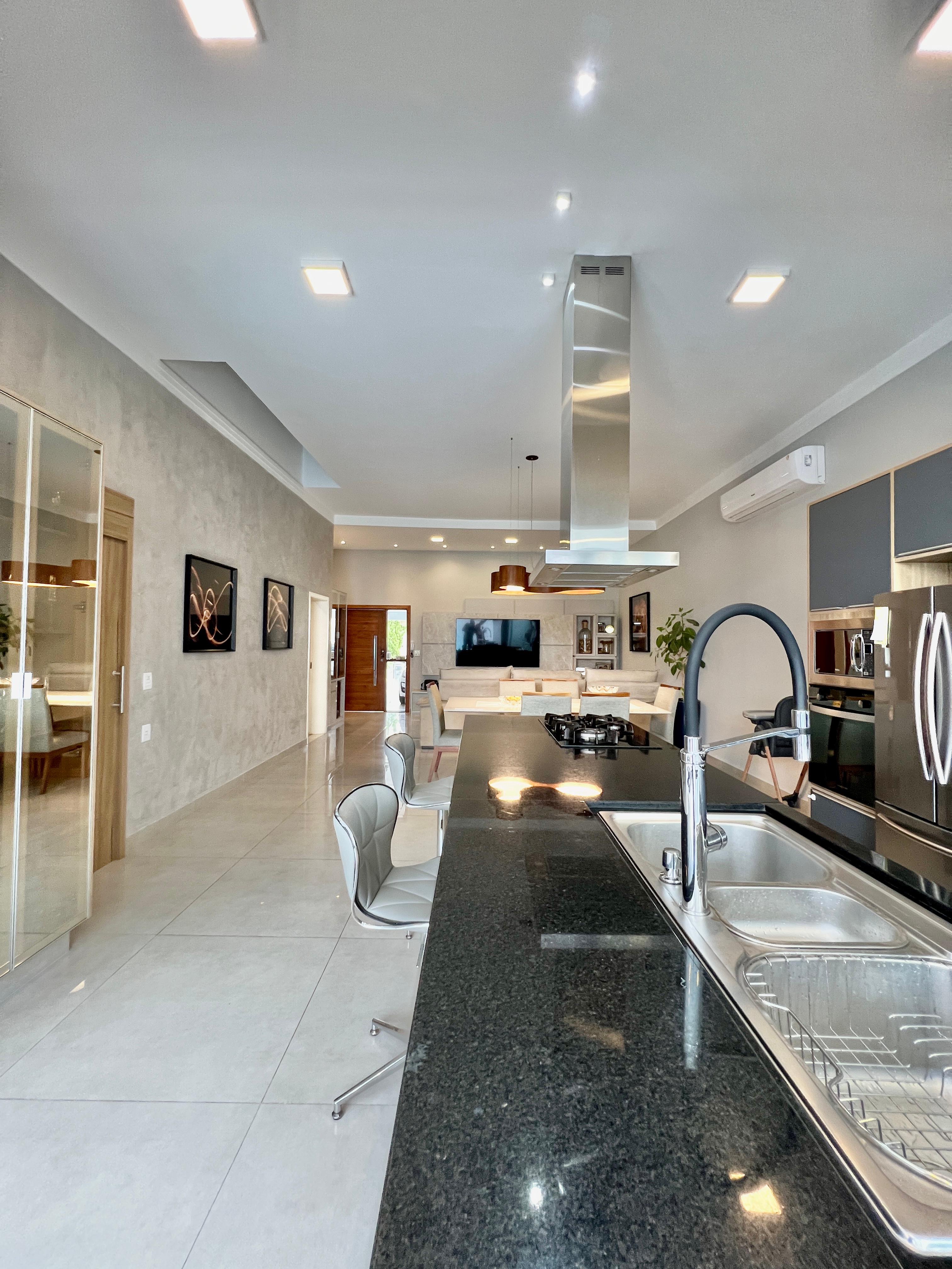 Imagens do imóveis Casa térrea com piscina em condomínio à Venda, Residencial Portal do Lago, Mogi Mirim, SP