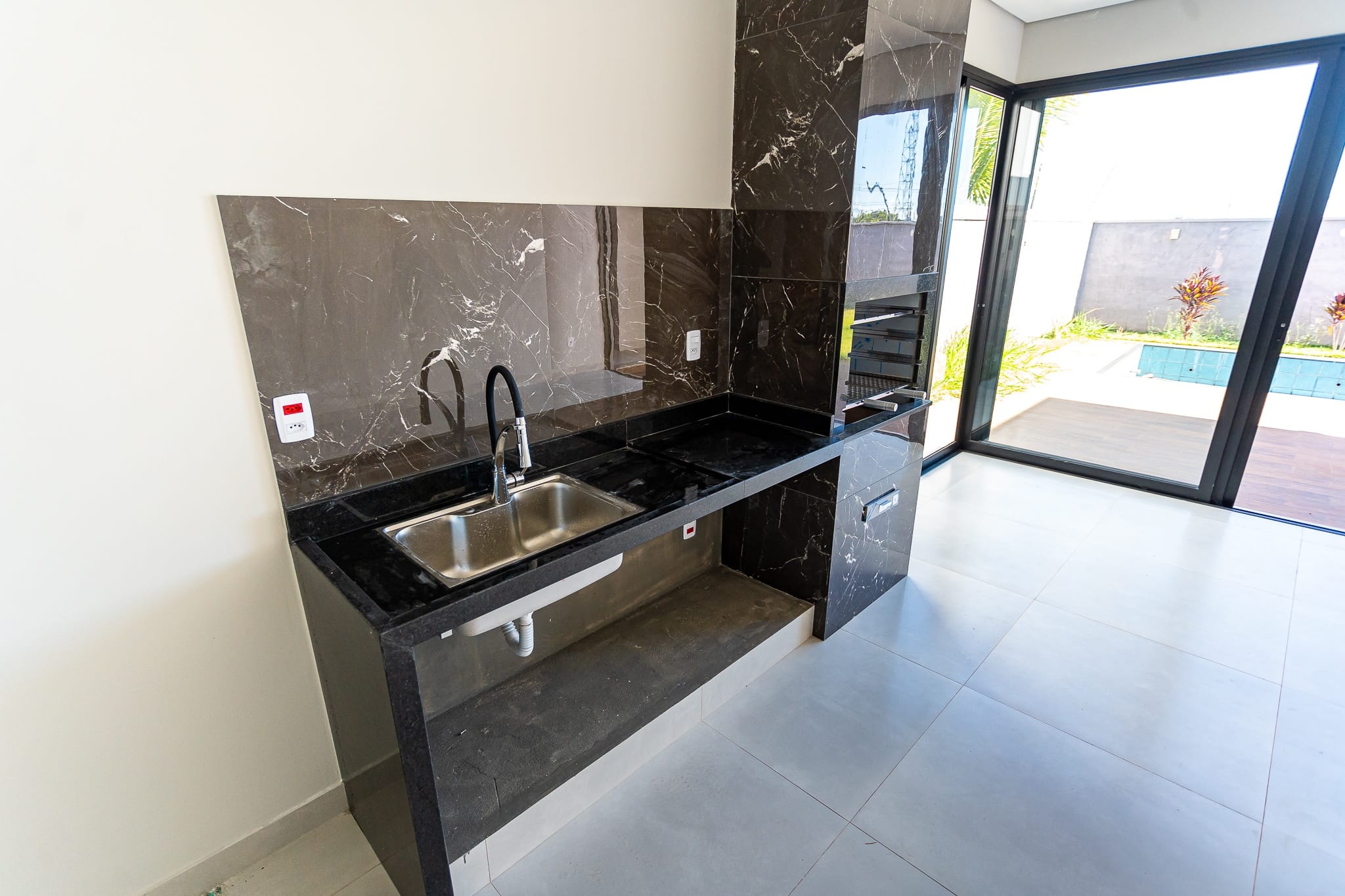 Imagens do imóveis Casa Térrea com 3 Suítes e piscina em Condomínio, Condomínio Alvorada Mogi Mirim SP