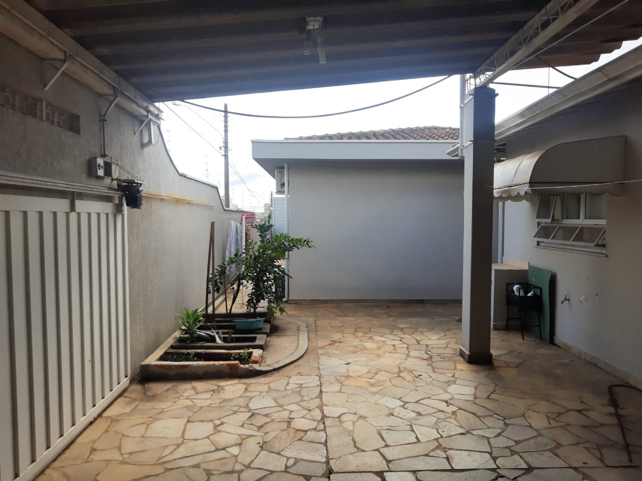 Imagens do imóveis Casa de esquina com edícula, reformada, Jardim Vila Melo, Bairro Santa Cruz,  Mogi Mirim, SP