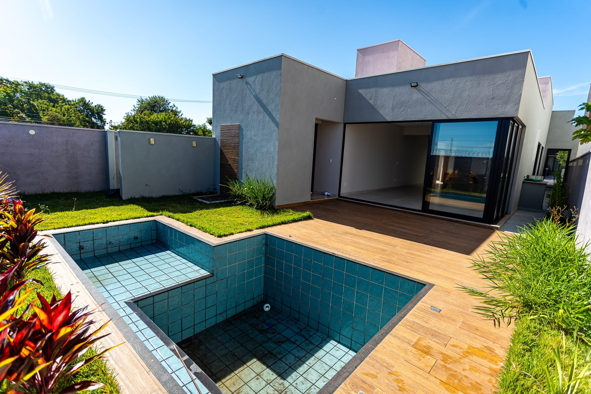 Imagens do imóveis Casa Térrea com 3 Suítes e piscina em Condomínio, Condomínio Alvorada Mogi Mirim SP
