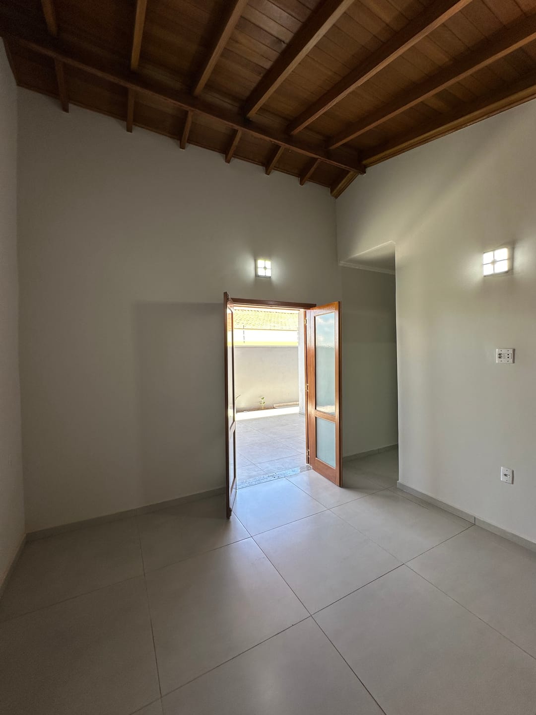 Imagens do imóveis Casa Térrea Com Três Quartos sendo Duas Suítes Jardim Longato Mogi Mirim SP