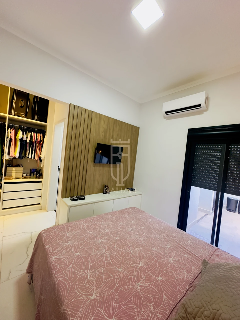 Imagens do imóveis Casa com Spa e 3 Quartos e 1 suíte com closet no Condomínio Residencial Reserva da Mata