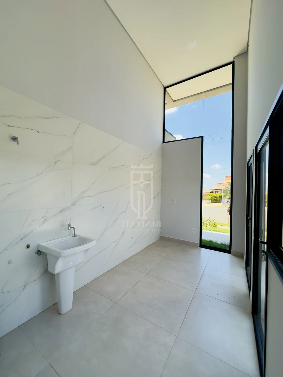 Imagens do imóveis Casa De Alto Padrão E 3 Suítes Em Condomínio Mogi Mirim no Jardim da Colina