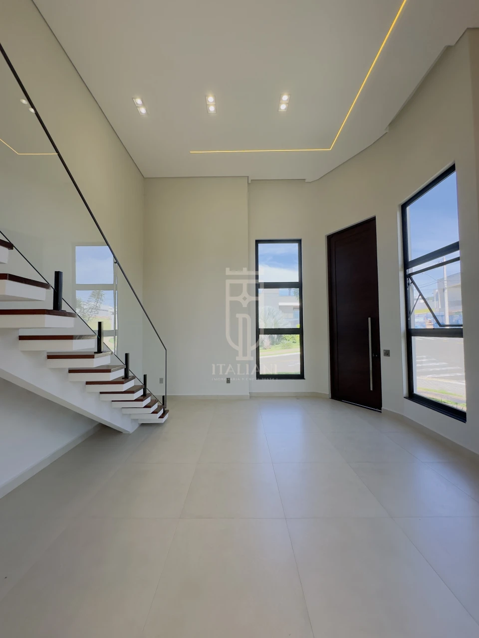 Imagens do imóveis Casa Com 3 Suítes E Area De Lazer Com Piscina No Morro Vermelho 2