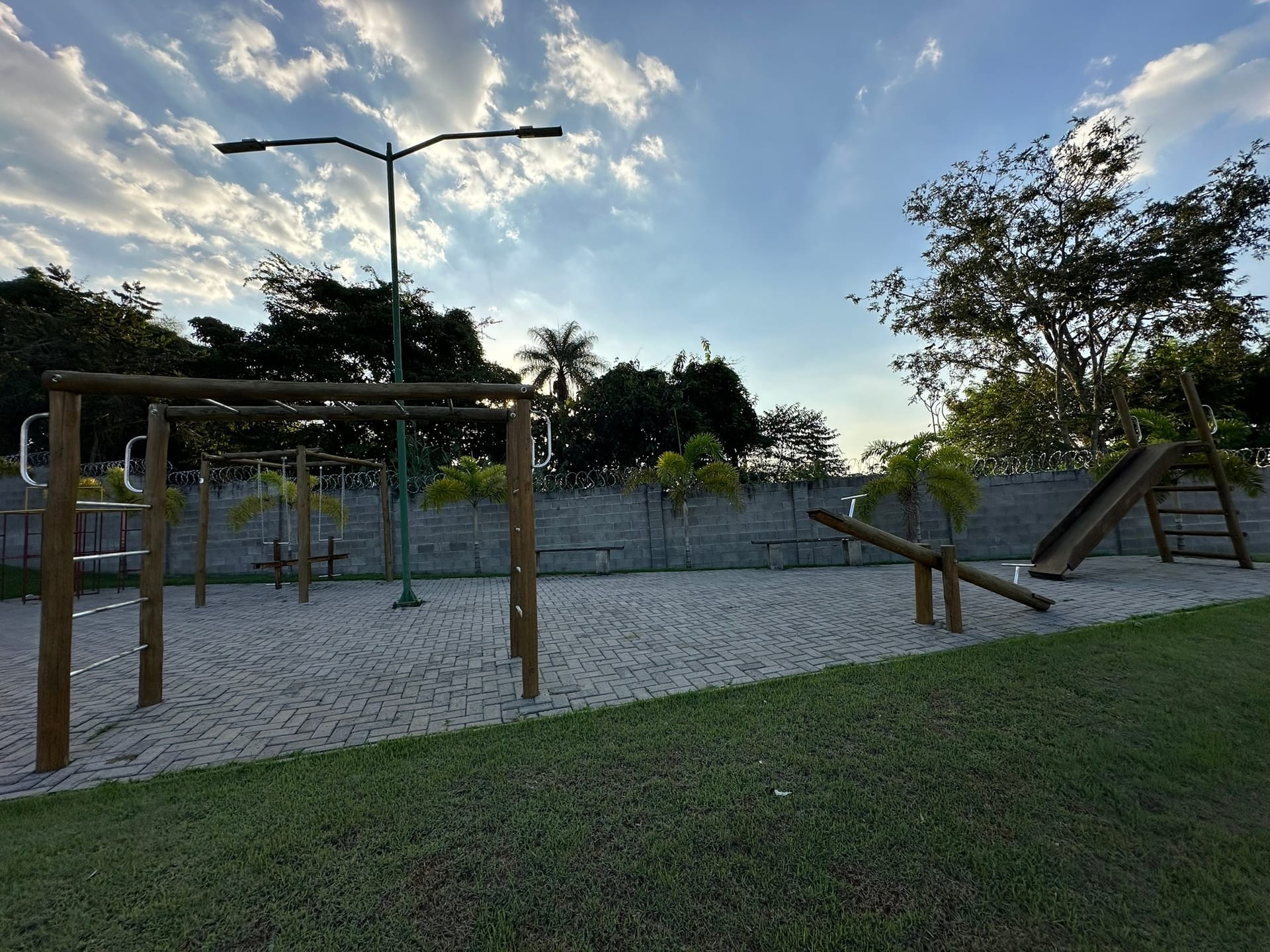 Imagens do imóveis Condomínio Fechado Residencial Mont Serrat Centro Mogi Mirim São Paulo