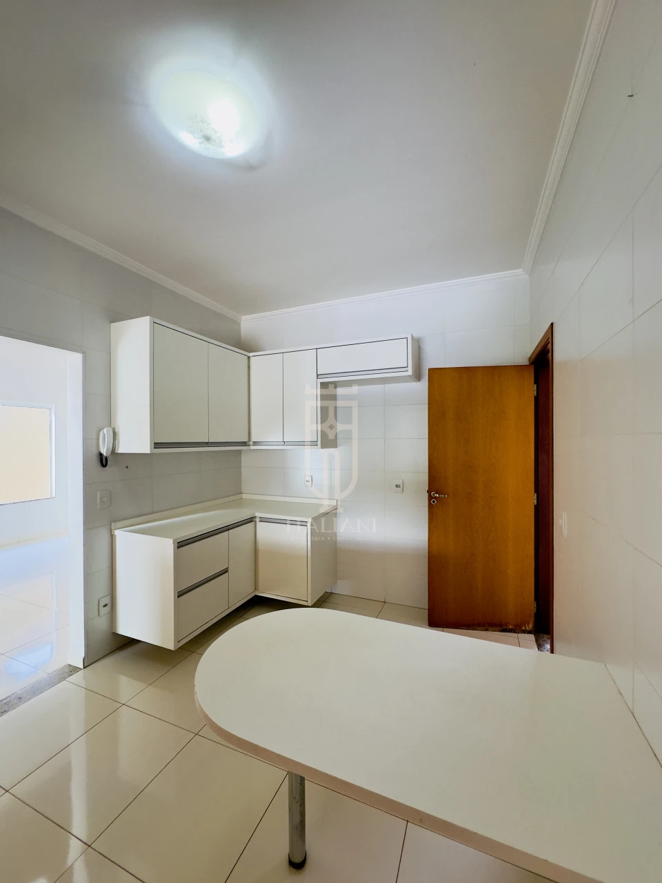 Imagens do imóveis Cassa Térrea espaçosa com 3 quartos sendo 1 suíte e área de lazer.