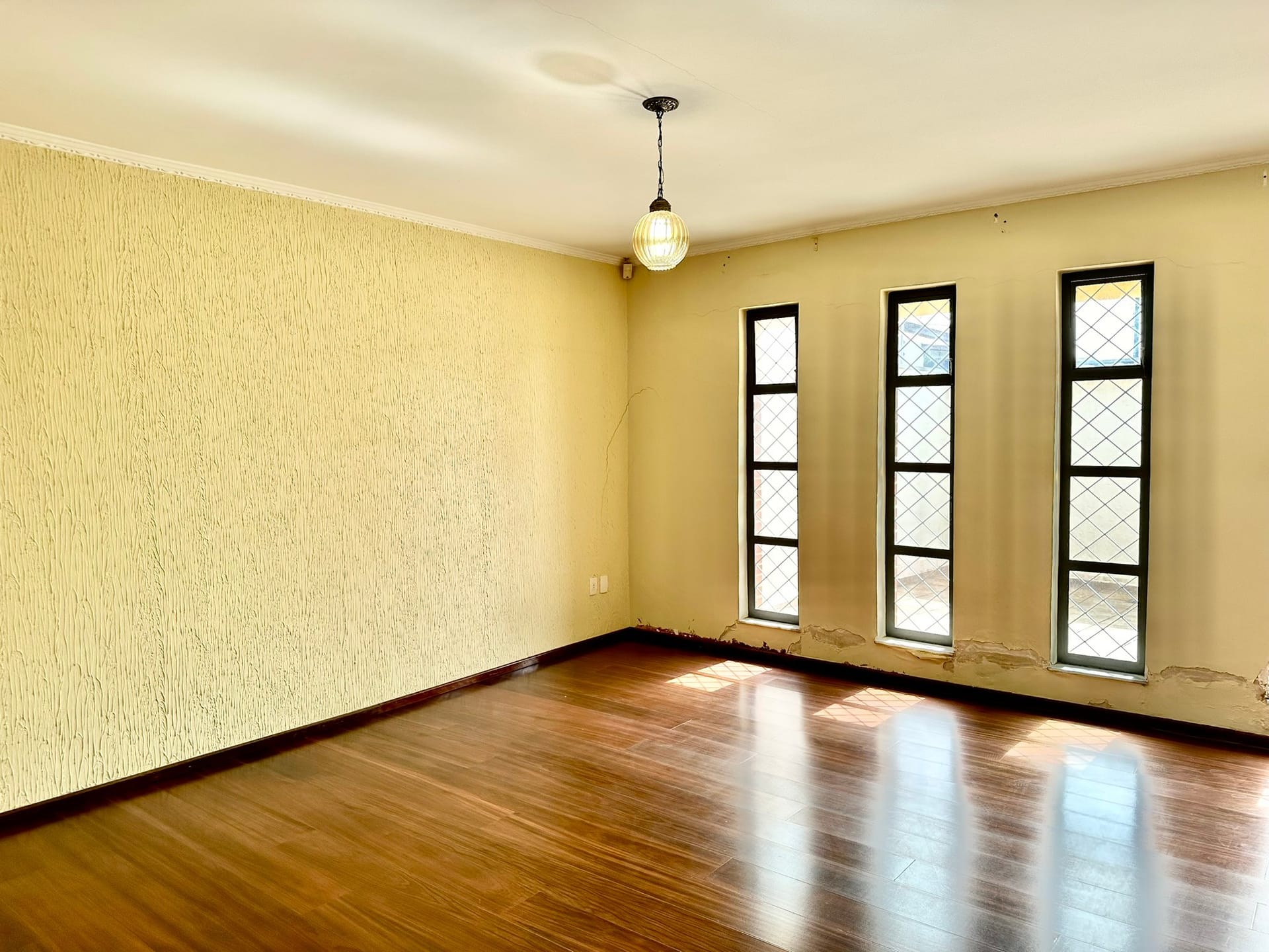 Imagens do imóveis Casa terrea com 3 três suítes piscina e área de lazer à venda, bairro Saúde, próximo ao fórum Mogi Mirim, SP