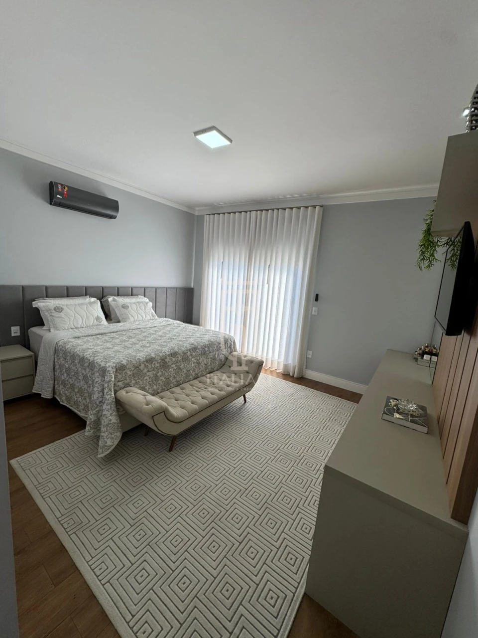 Imagens do imóveis Luxuoso Sobrado com 4 Suítes no Condomínio Residencial Vale Verde – Mogi Guaçu