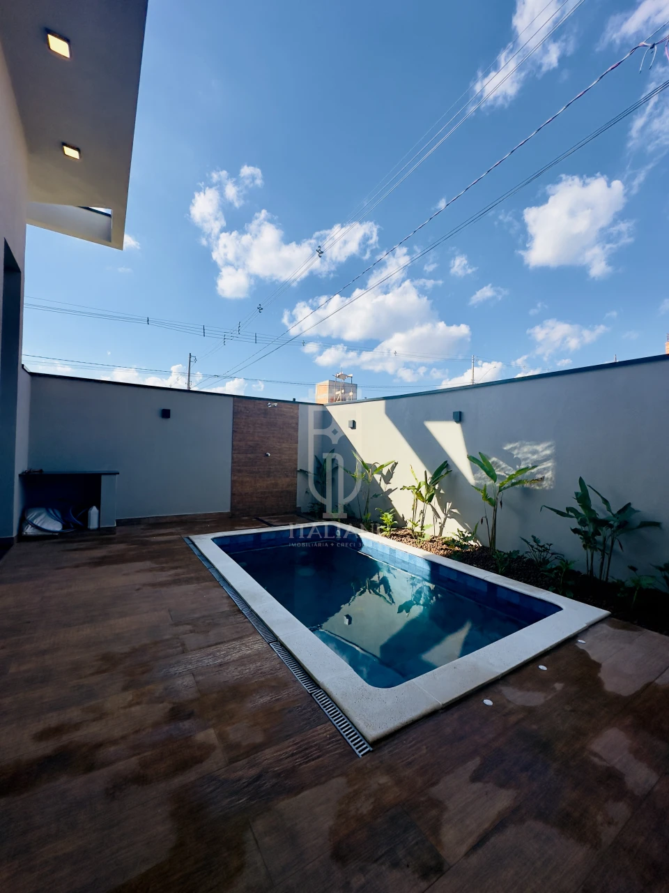 Imagens do imóveis Casa com Piscina e 3 quartos muito espaçosa no Condomínio Residencial Reserva da Mata em Mogi Mirim SP