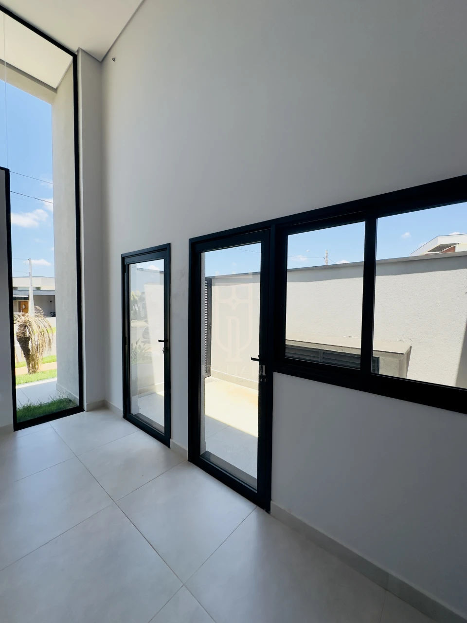 Imagens do imóveis Casa De Alto Padrão E 3 Suítes Em Condomínio Mogi Mirim no Jardim da Colina