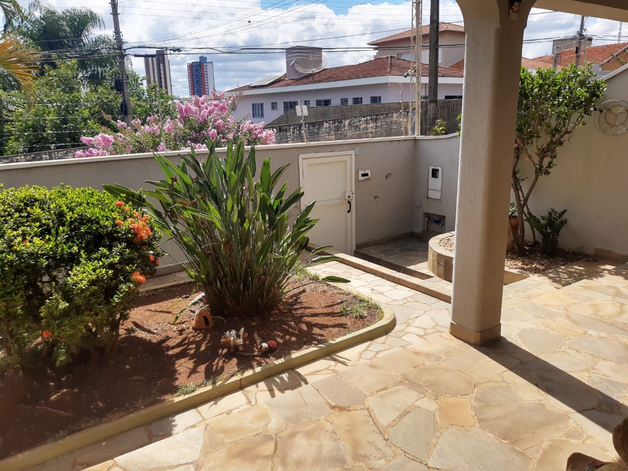 Imagens do imóveis Casa de esquina com edícula, reformada, Jardim Vila Melo, Bairro Santa Cruz,  Mogi Mirim, SP