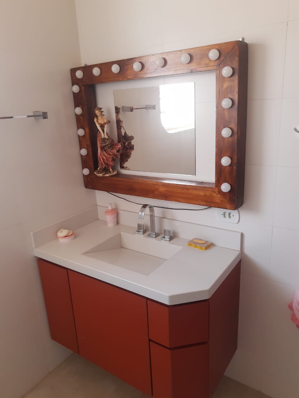 Imagens do imóveis Casa de esquina com edícula, reformada, Jardim Vila Melo, Bairro Santa Cruz,  Mogi Mirim, SP