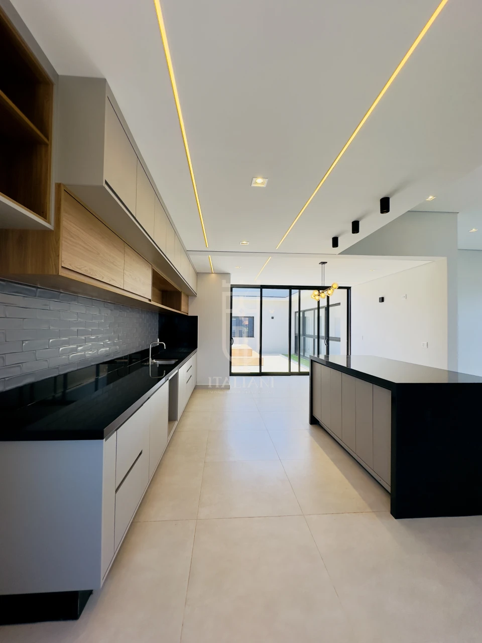 Imagens do imóveis Casa De Alto Padrão E 3 Suítes Em Condomínio Mogi Mirim no Jardim da Colina