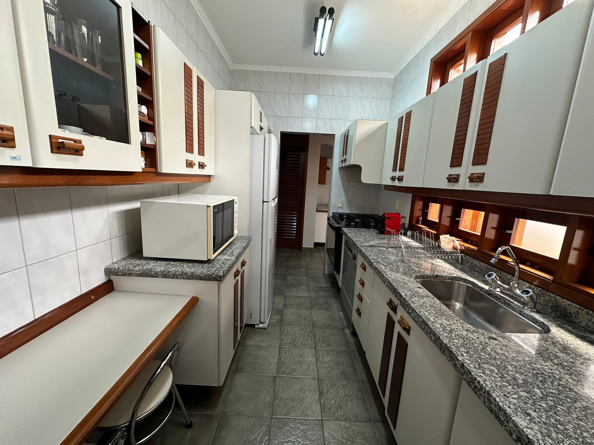 Imagens do imóveis CASA COM 3 SUÍTES E PISCINA À VENDA JARDIM ÁUREA MOGI MIRIM, SP