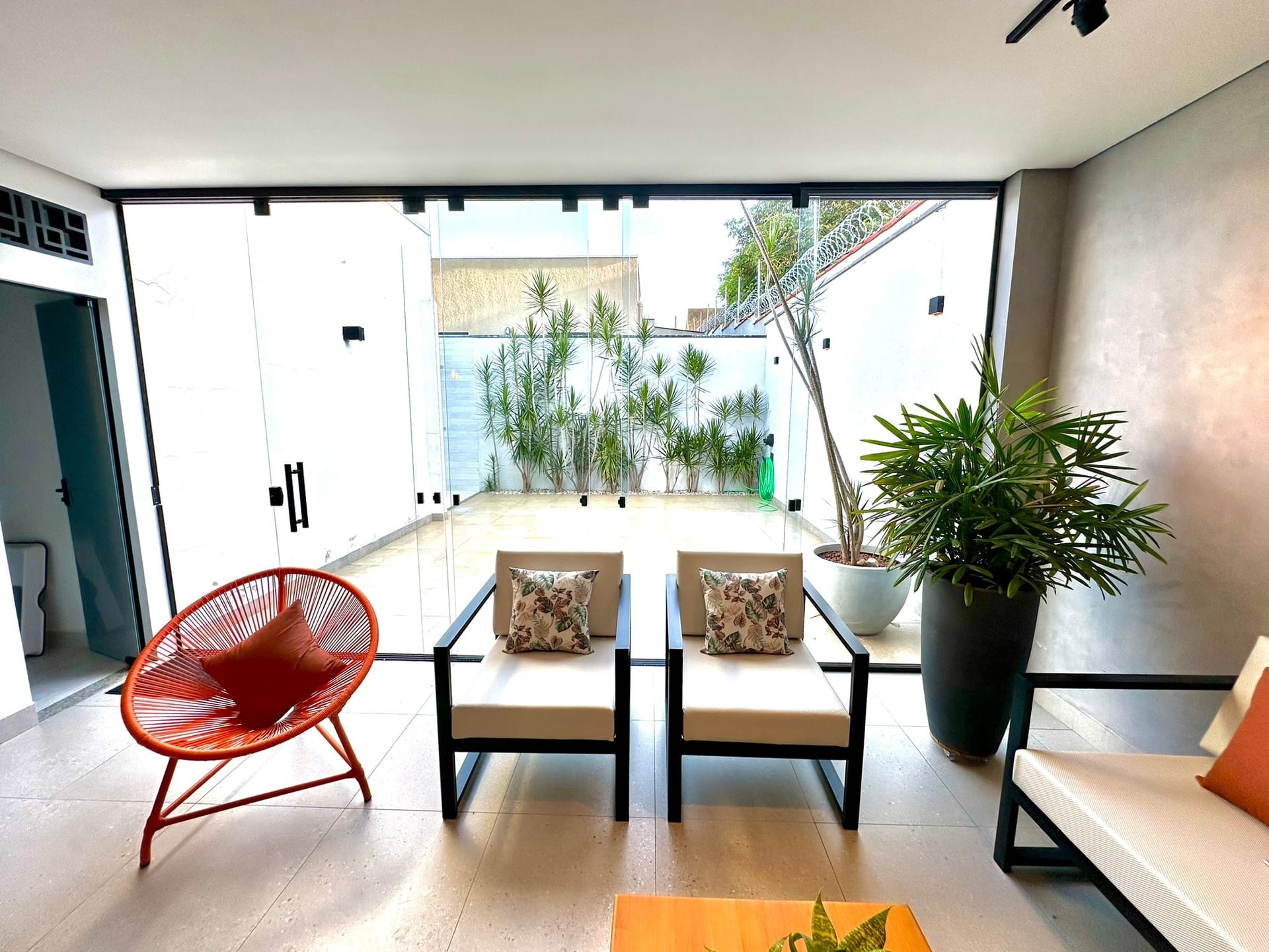 Imagens do imóveis Casa Térrea com Área Gourmet Próxima ao Shopping no Condomínio Residencial Villagio Santa Cruz em Mogi Mirim, SP