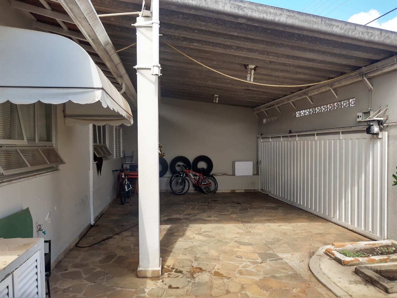 Imagens do imóveis Casa de esquina com edícula, reformada, Jardim Vila Melo, Bairro Santa Cruz,  Mogi Mirim, SP