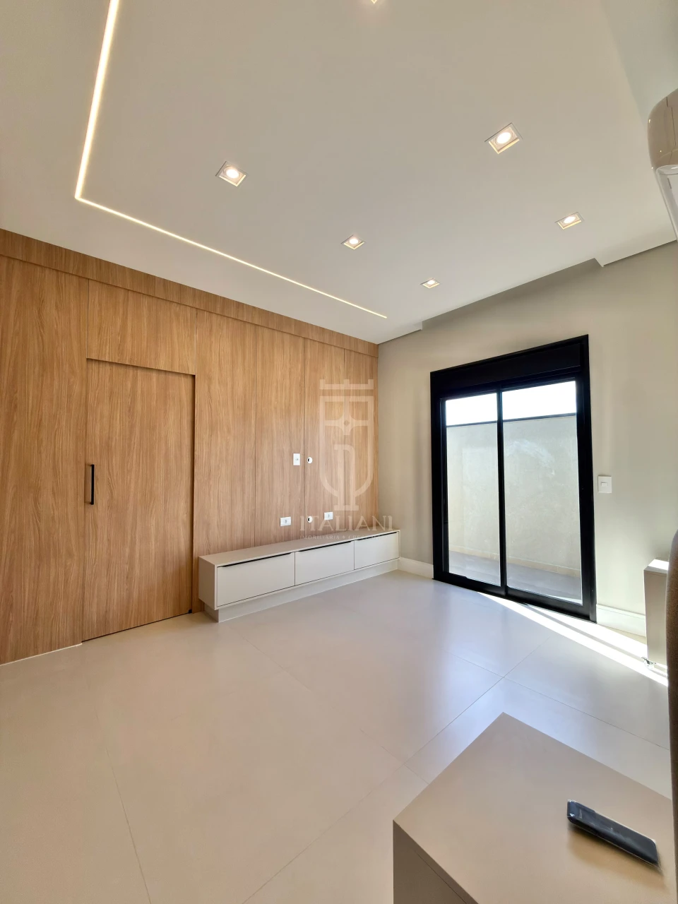 Imagens do imóveis Casa Térrea Com Piscina No Condomínio Morro Vermelho II