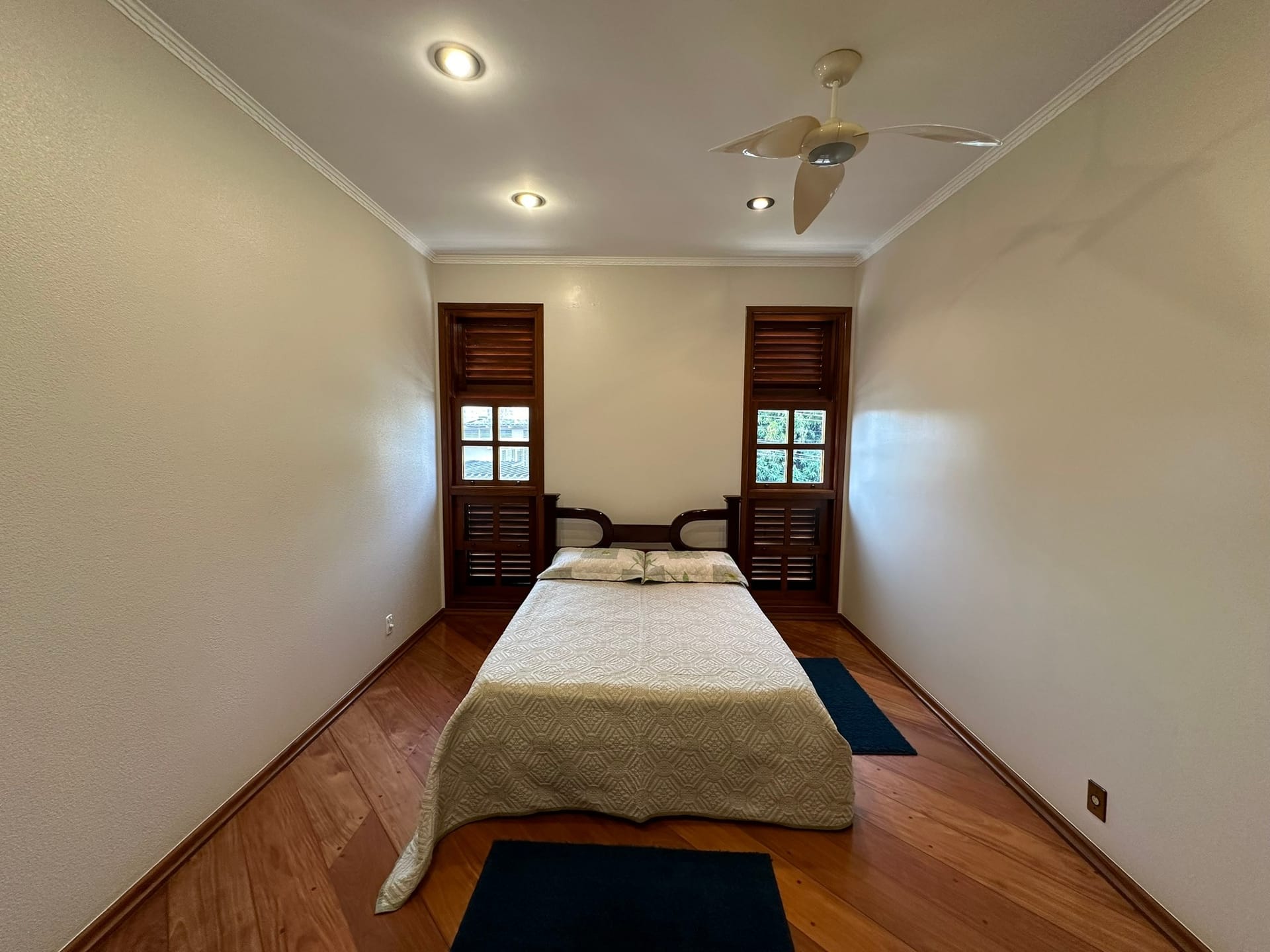 Imagens do imóveis CASA COM 3 SUÍTES E PISCINA À VENDA JARDIM ÁUREA MOGI MIRIM, SP