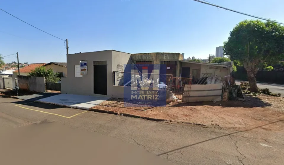 Casa + Salão Comercial para Venda