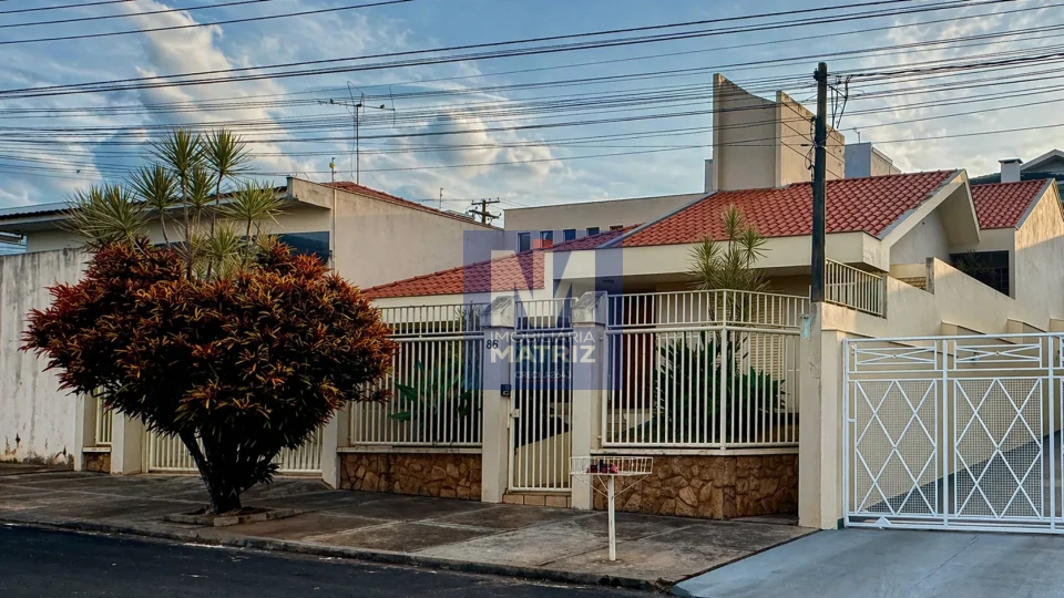 Casa com 3 dormitórios para Locação, 180m² por R$ 4.500,00 - Pq. Sella - Cambé/PR