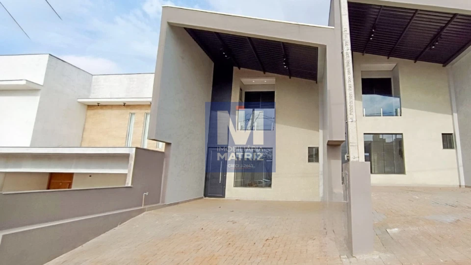 Sobrado à Venda com 3 dormitórios à venda, 137m² por R$ 850.000 - Residencial Morada das Flores - Cambé-PR