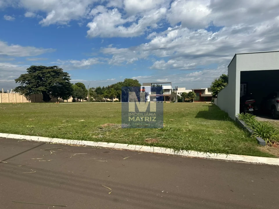 Terreno para Venda em Condomínio Fechado no Residencial | Villagio do Engenho