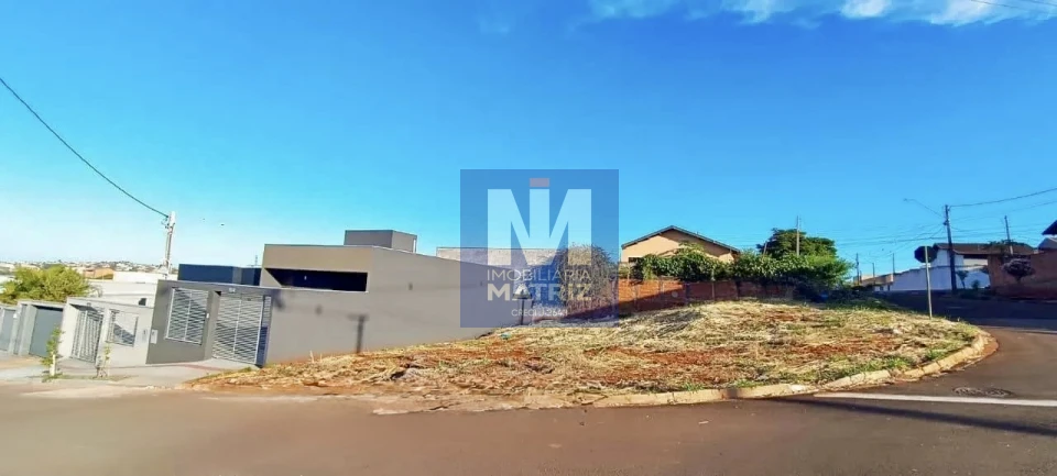 Terreno com 287,21m² - para Venda no Jd. Paraná