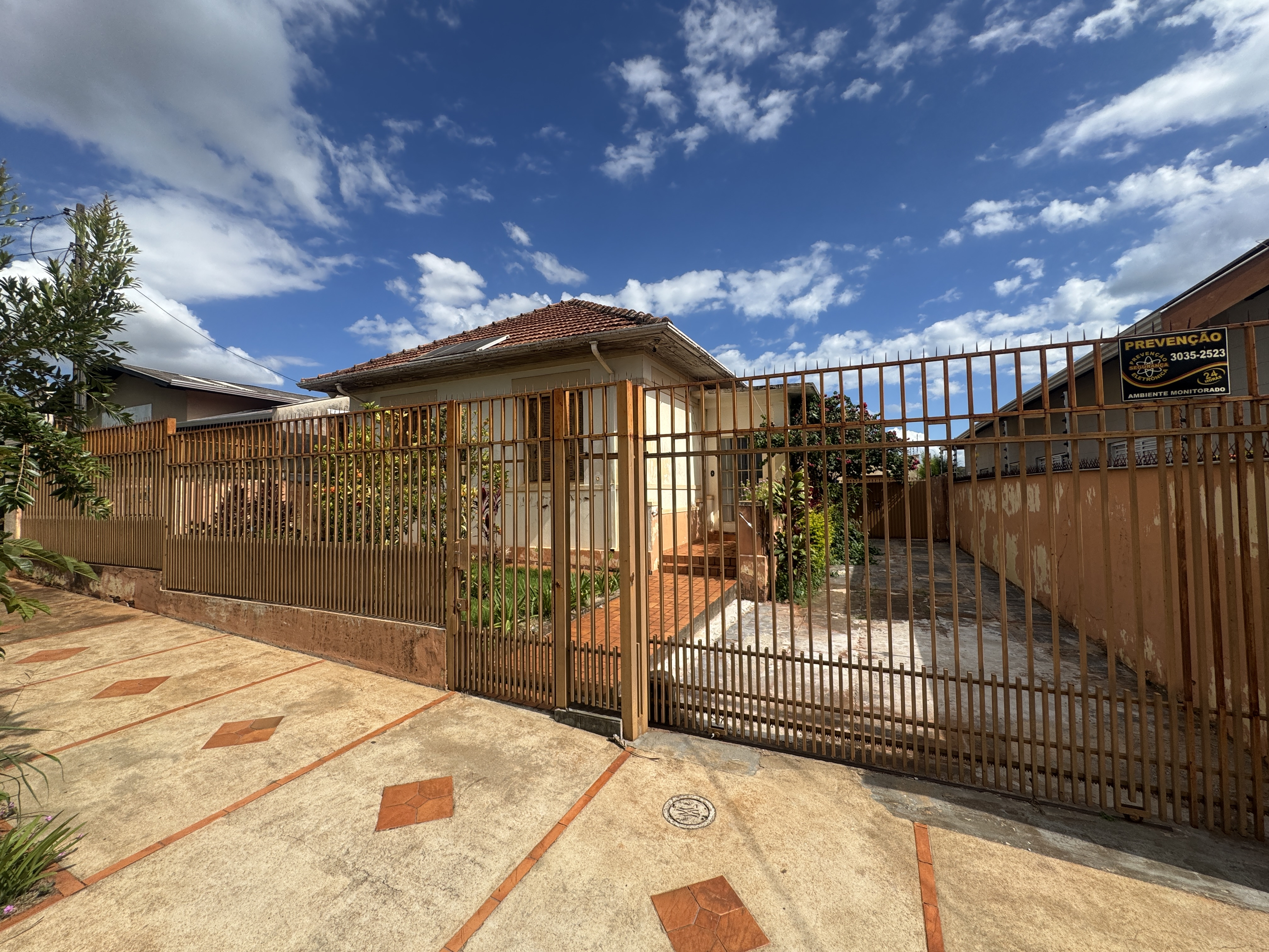 CASA PARA LOCAÇÃO NO CENTRO DE CAMBÉ