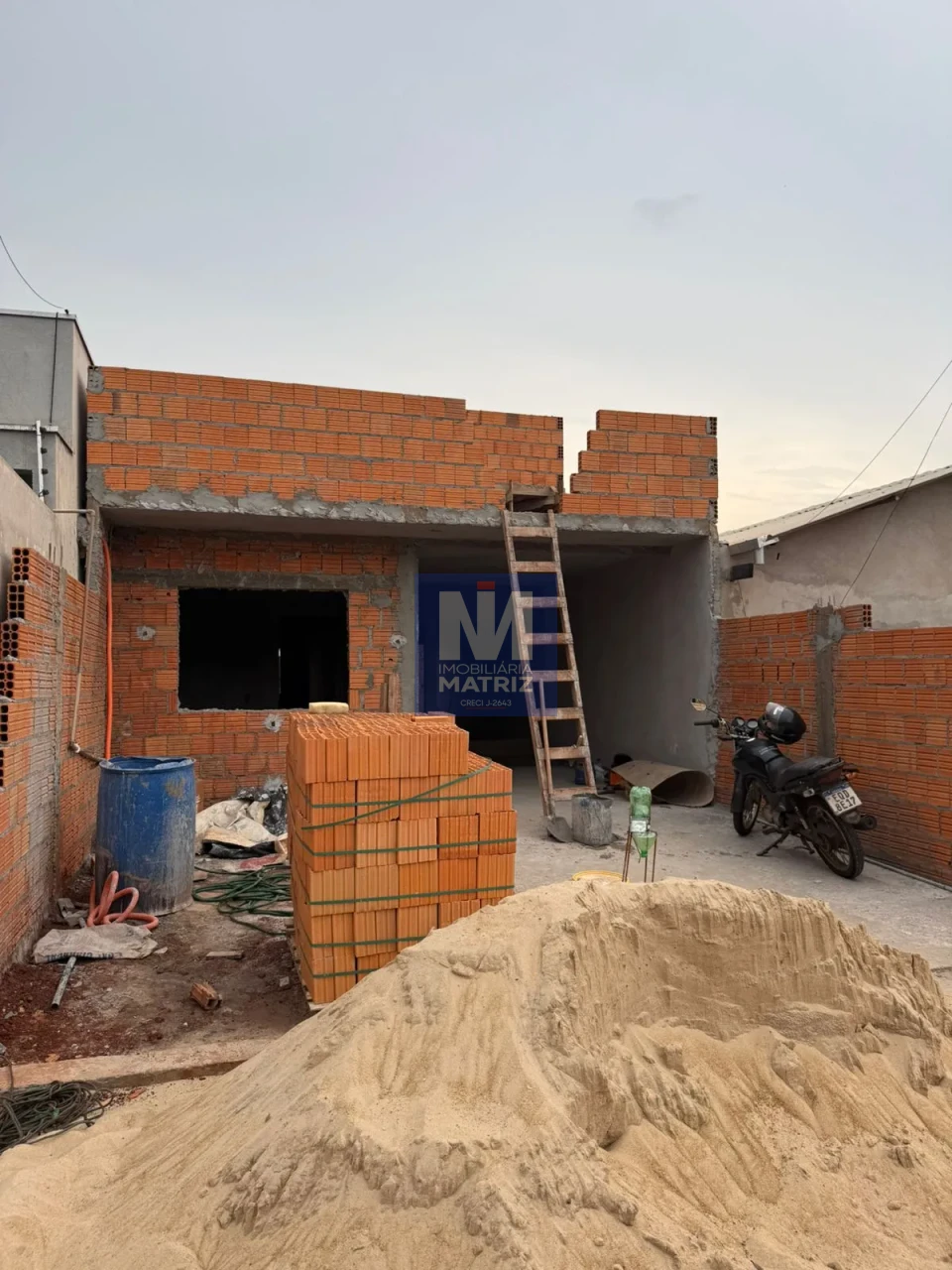 CASA EM CONSTRUÇÃO À VENDA NO JARDIM CAMPO BELO