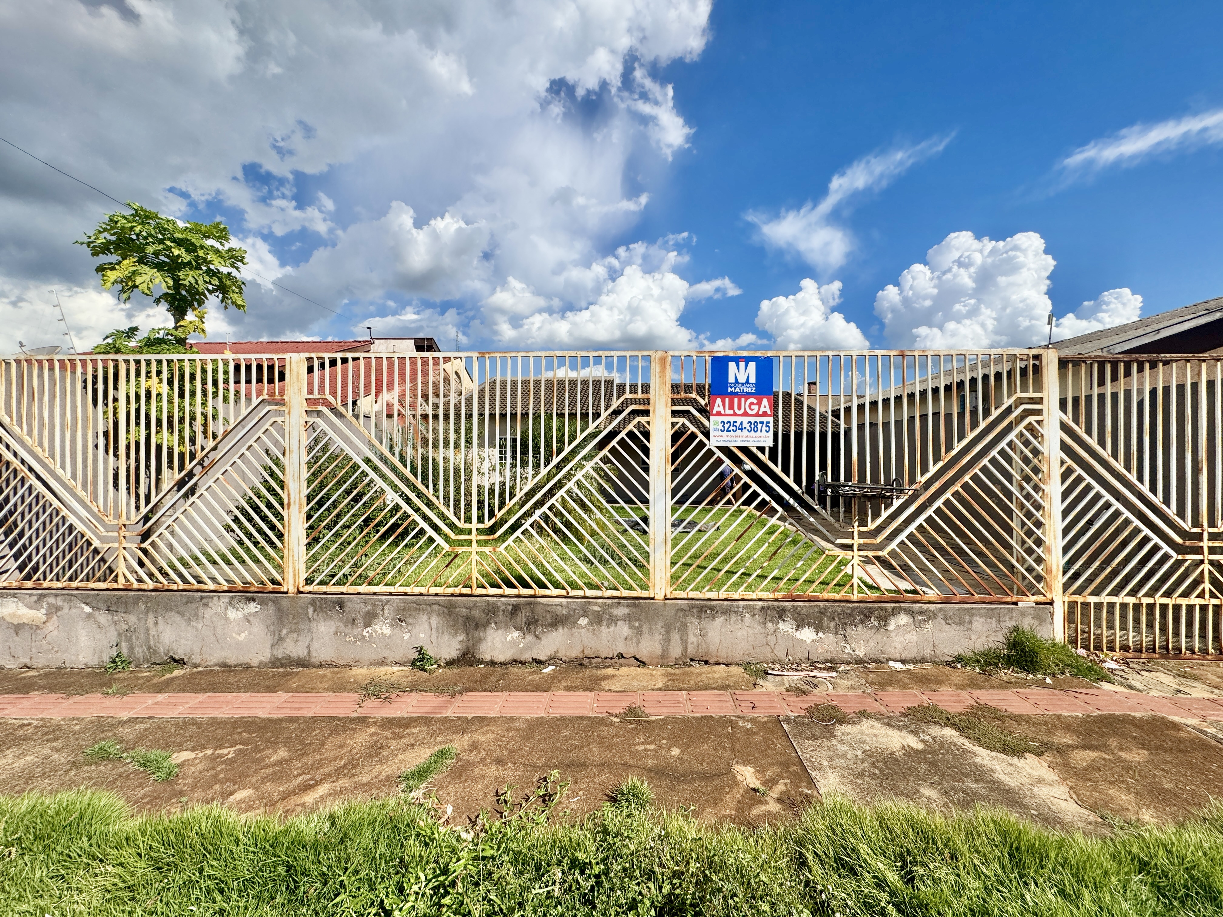 CASA PARA LOCAÇÃO NO JD. DO CAFÉ