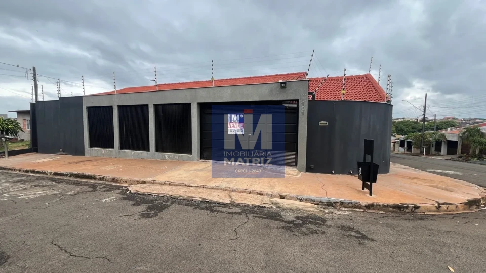 Linda Casa  c/Churrasqueira - Jd  São Caetano ao lado Jd Santo Amaro