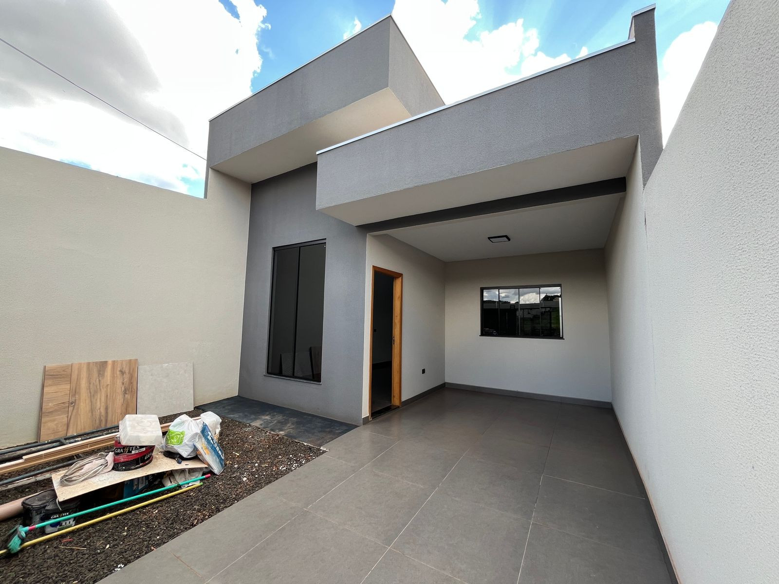 Linda Casa 2 Quartos (sendo 1 suite) Jardim Cidade Alta