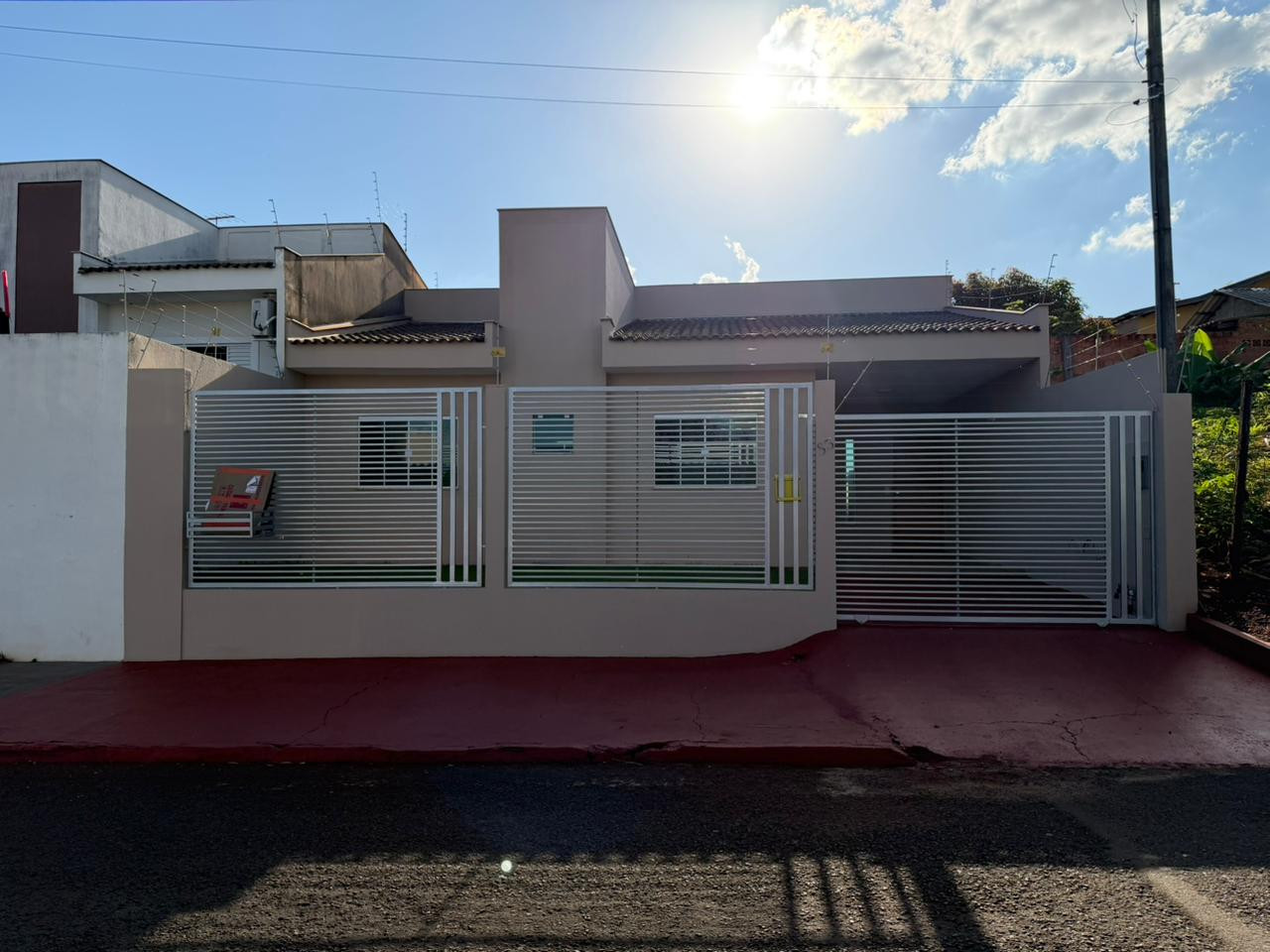 CASA PARA LOCAÇÃO - 03 QUARTOS