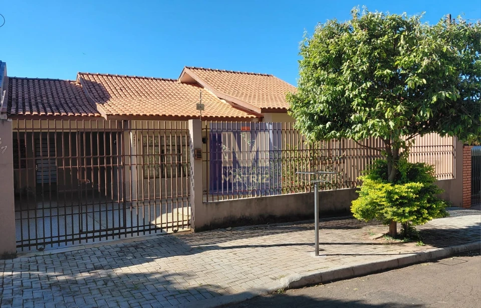 CASA À VENDA NO JD. VILA RICA