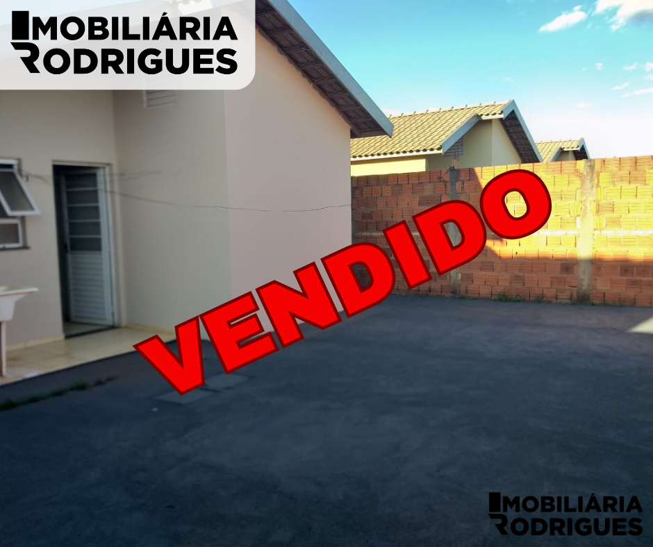 VENDE-SE CASA EXCELENTE LOCALIZAÇÃO
