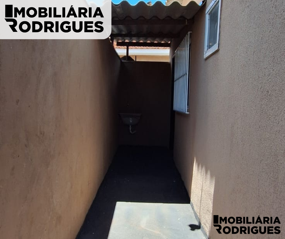 Imagens do imóveis VENDE-SE CASA EM EXCELENTE LOCALIZAÇÃO