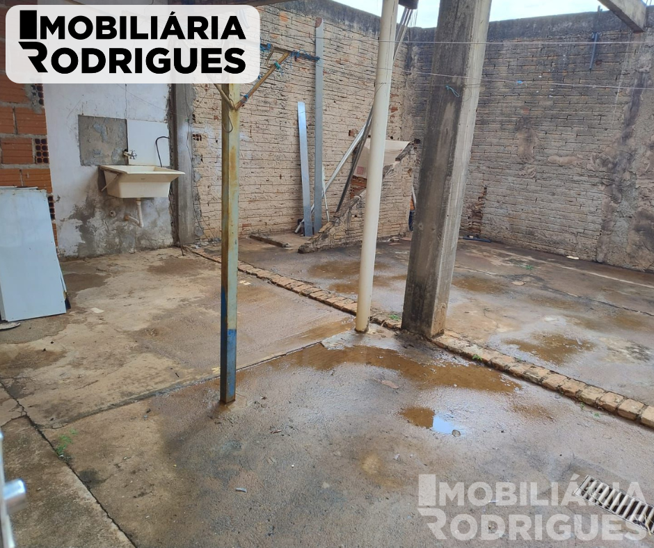 Imagens do imóveis ALUGA-SE CASA EM EXCELENTE LOCALIZAÇÃO