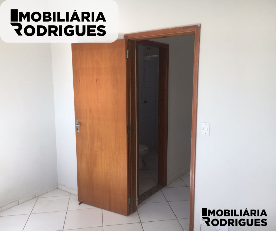 Imagens do imóveis VENDE-SE SOBRADO EM EXCELENTE LOCALIZAÇÃO