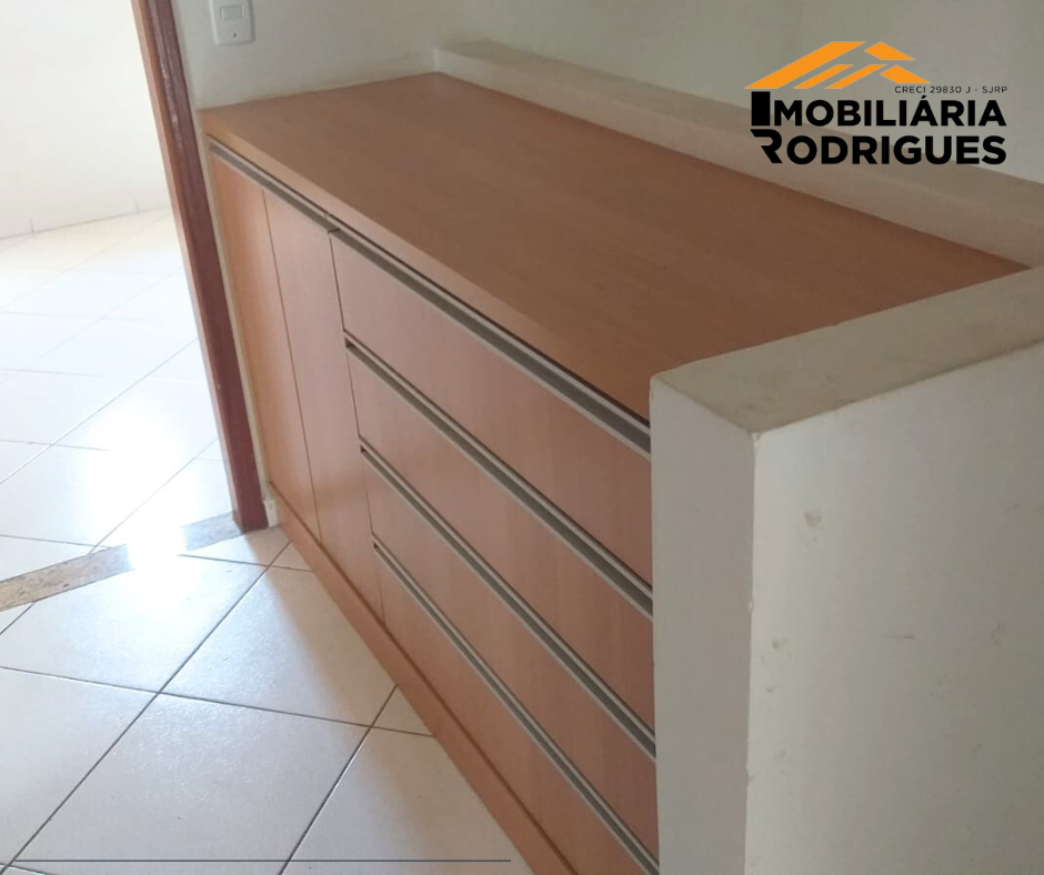 Imagens do imóveis ALUGA-SE SOBRADO EM EXCELENTE LOCALIZAÇÃO