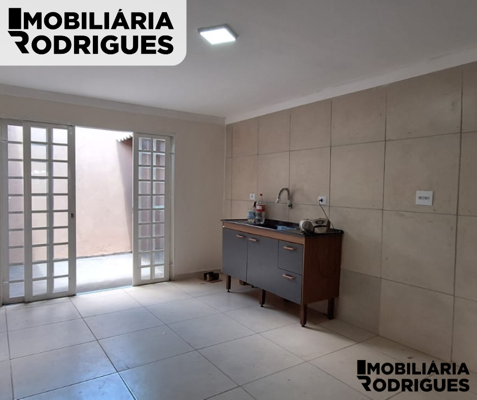 Imagens do imóveis VENDE-SE CASA EM EXCELENTE LOCALIZAÇÃO