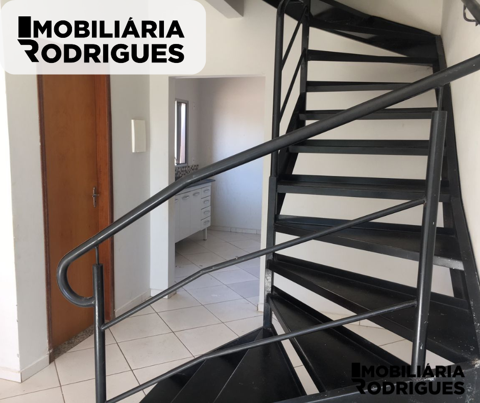 Imagens do imóveis VENDE-SE SOBRADO EM EXCELENTE LOCALIZAÇÃO